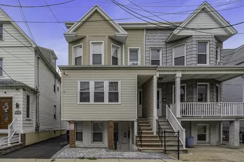 20 E 43rd St, Bayonne, NJ 07002