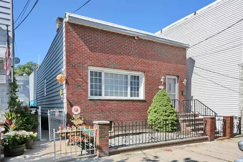 549 55th St, West New York, NJ 07093