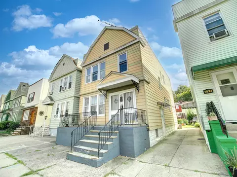 389 Van Nostrand Ave, Jersey City, NJ 07305