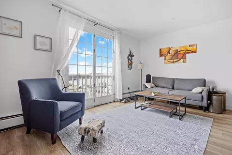 100 Shearwater Ct East 31 #31, Jersey City, NJ 07305