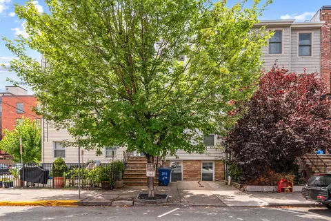 301 4th St #1, Jersey City, NJ 07302