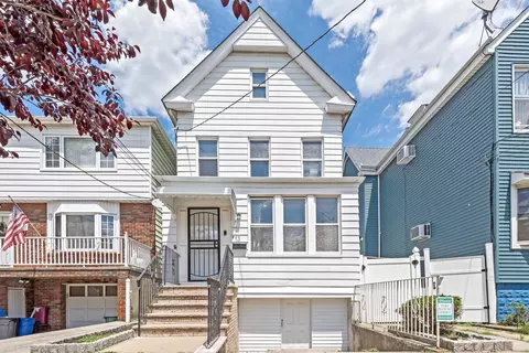 13 E 35th St, Bayonne, NJ 07002