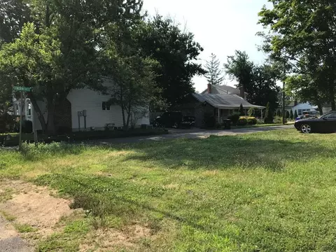 283 Bayview Dr, Old Bridge, NJ 08879