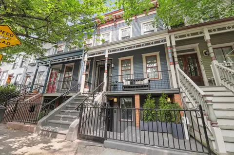 340 12 8th St, Jersey City, NJ 07302