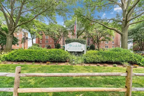 8750 Blvd E #4G, North Bergen, NJ 07047