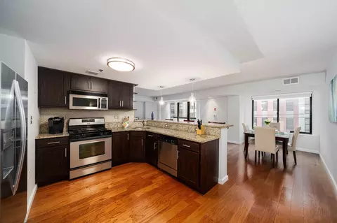 700 1st St #2E, Hoboken, NJ 07030