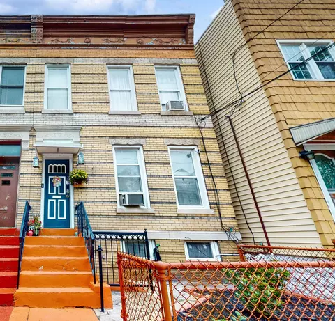 388 Woodlawn Ave, Jersey City, NJ 07305