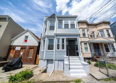 110 Cottage St, Jersey City, NJ 07306