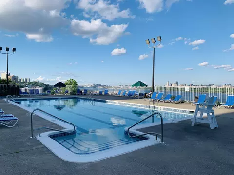8300 Blvd E #2F, North Bergen, NJ 07047