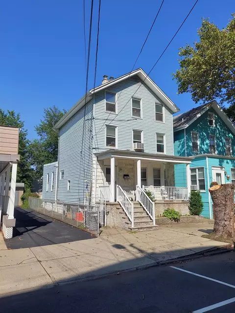 23 Dodge St, Bayonne, NJ 07002