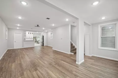 27 E 15th St, Bayonne, NJ 07002