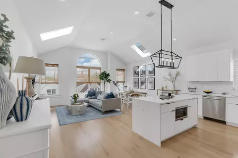 19 Manhattan Ave #2, Jersey City, NJ 07307