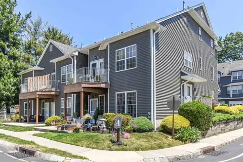 20 S Midland Ave, Kearny, NJ 07032