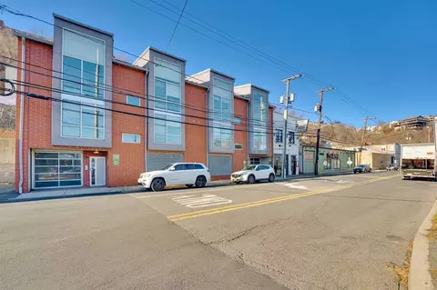 8917 River Rd #7, North Bergen, NJ 07047