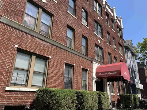 2271 Kennedy Blvd #302, Jersey City, NJ 07304