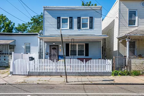 135 Fulton Ave, Jersey City, NJ 07305