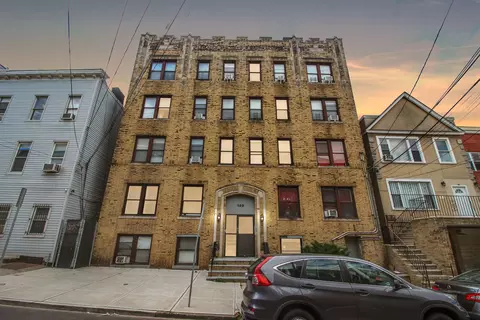 149 Zabriskie St #43, Jersey City, NJ 07307