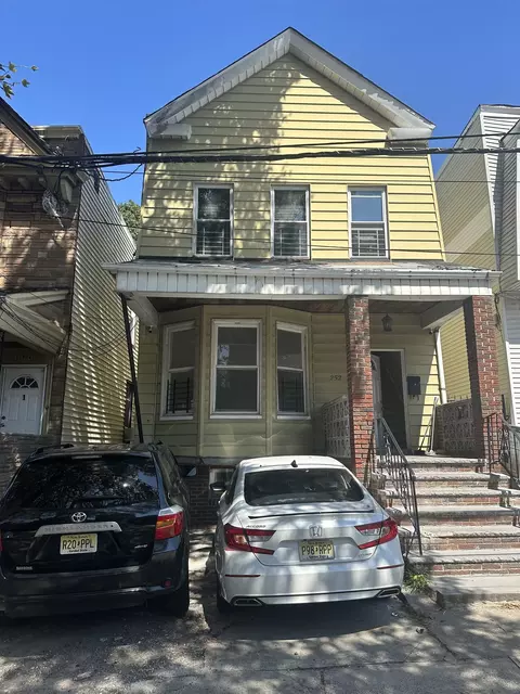 252 Clinton Ave, Jersey City, NJ 07304