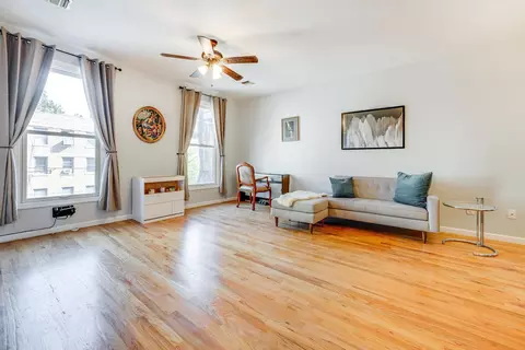 213 5th St #3, Jersey City, NJ 07302