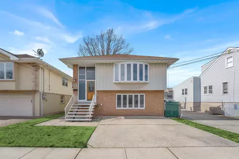 729 2nd St, Secaucus, NJ 07094