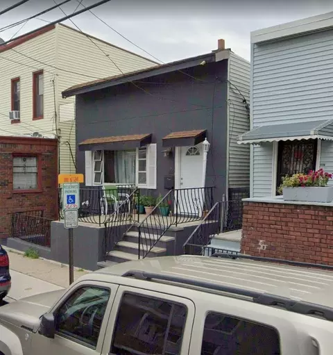 565 57th St, West New York, NJ 07093