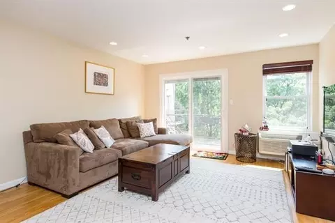 151 2nd St #4D, Hoboken, NJ 07030
