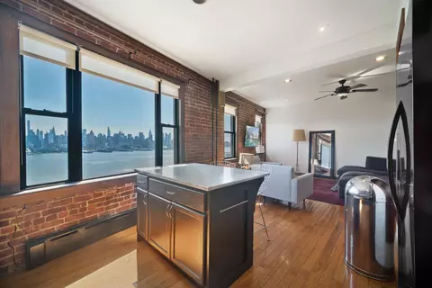 1055 Blvd E #D8, Weehawken, NJ 07086