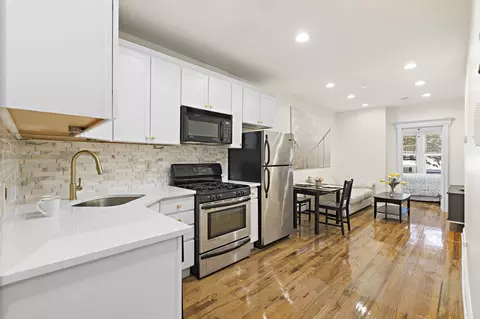 349 7th St #1R, Jersey City, NJ 07302
