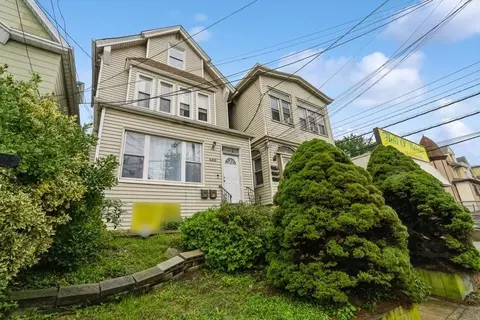 480 Avenue E #2, Bayonne, NJ 07002