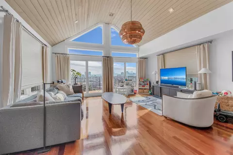 336 Paterson Plank Rd #2, Jersey City, NJ 07307