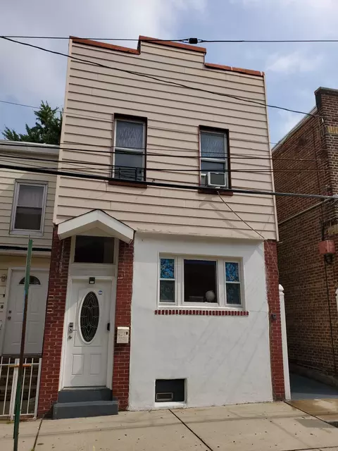 556 36th St, Union City, NJ 07087