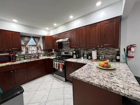 1120 50th St #4, North Bergen, NJ 07047