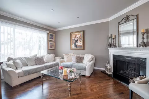 16 Marina Ky, Secaucus, NJ 07094