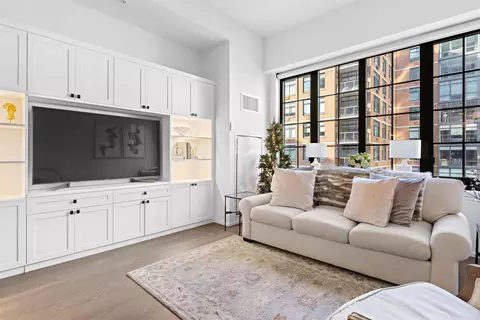 1425 Hudson St #4F, Hoboken, NJ 07030
