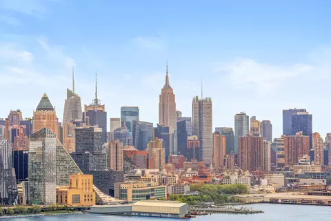 6600 Blvd E #23A, West New York, NJ 07093