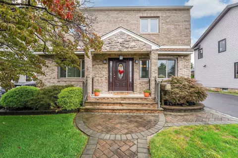 19 Pleasantview Ter, Wallington, NJ 07057
