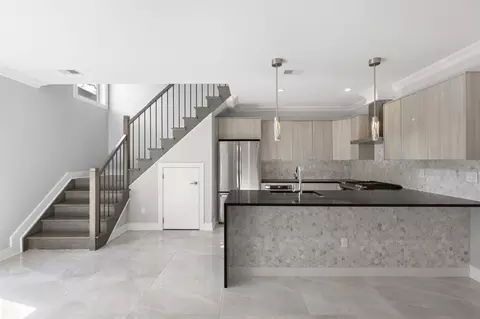 13 Charles St #1, Jersey City, NJ 07307