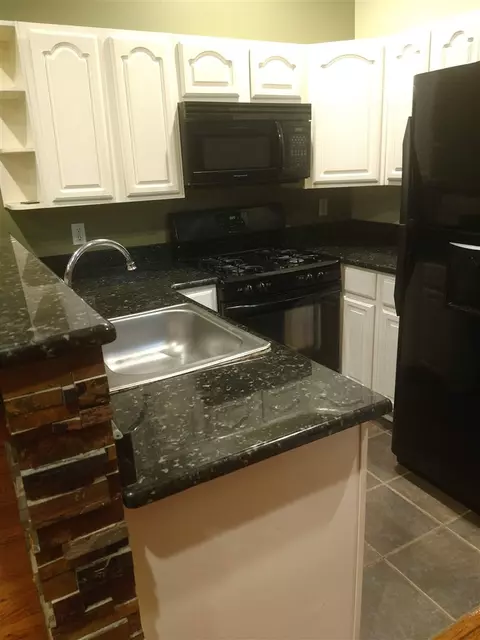 243 Pearsall Ave #1L, Jersey City, NJ 07305