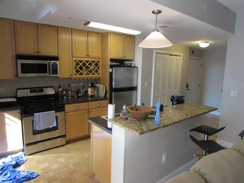 610 Newark St #3D, Hoboken, NJ 07030