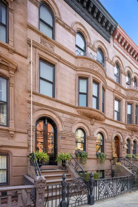 1039 Bloomfield St, Hoboken, NJ 07030