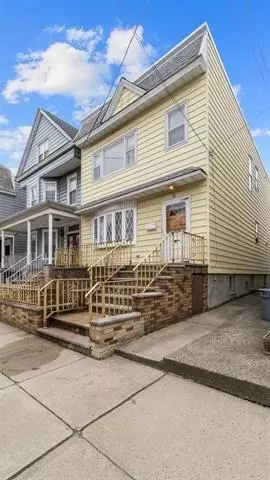 92 W 15th St, Bayonne, NJ 07002