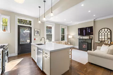 819 Washington St #1, Hoboken, NJ 07030