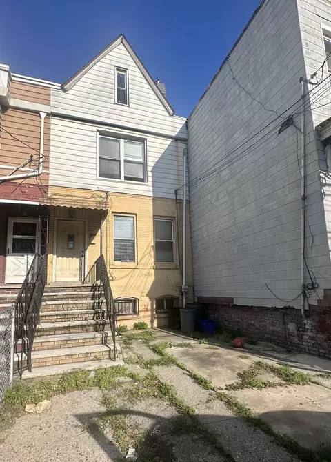 52 5 Storms Ave, Jersey City, NJ 07306
