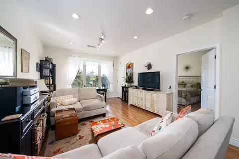 15 Warren St #208, Jersey City, NJ 07302