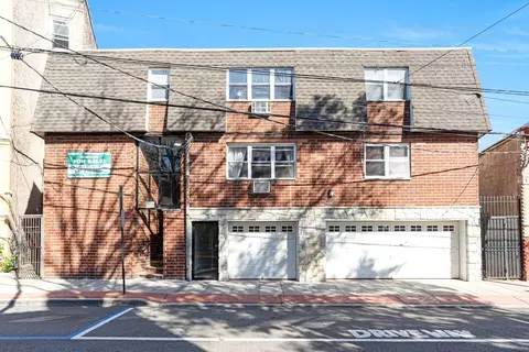 161 18th St #9B, Union City, NJ 07087