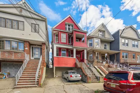 127 W 28th St, Bayonne, NJ 07002