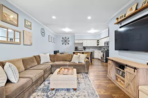 556 1st St #7, Hoboken, NJ 07030