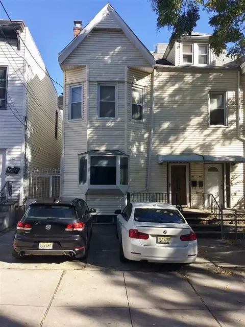 130 Magnolia Ave, Jersey City, NJ 07306