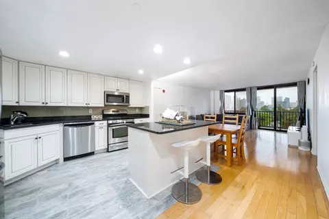 700 Grove St #7J, Jersey City, NJ 07310