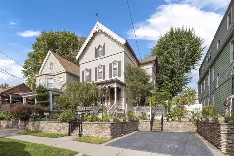 43 W 45th St, Bayonne, NJ 07002